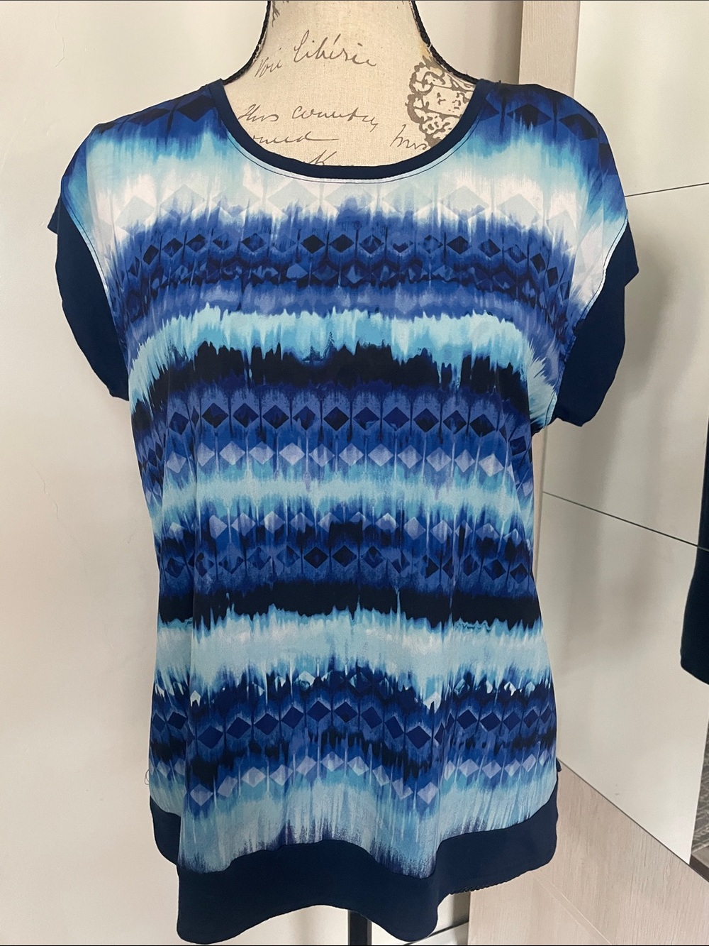 Blue Ombre Geo Short Sleeve Top